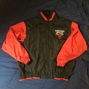 VINTAGE Chicago Bulls Windbreaker